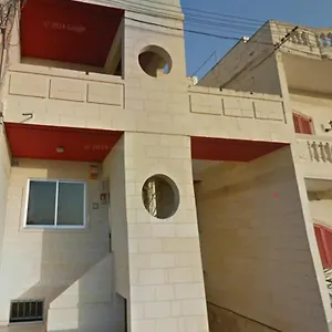Premium Ħal Luqa